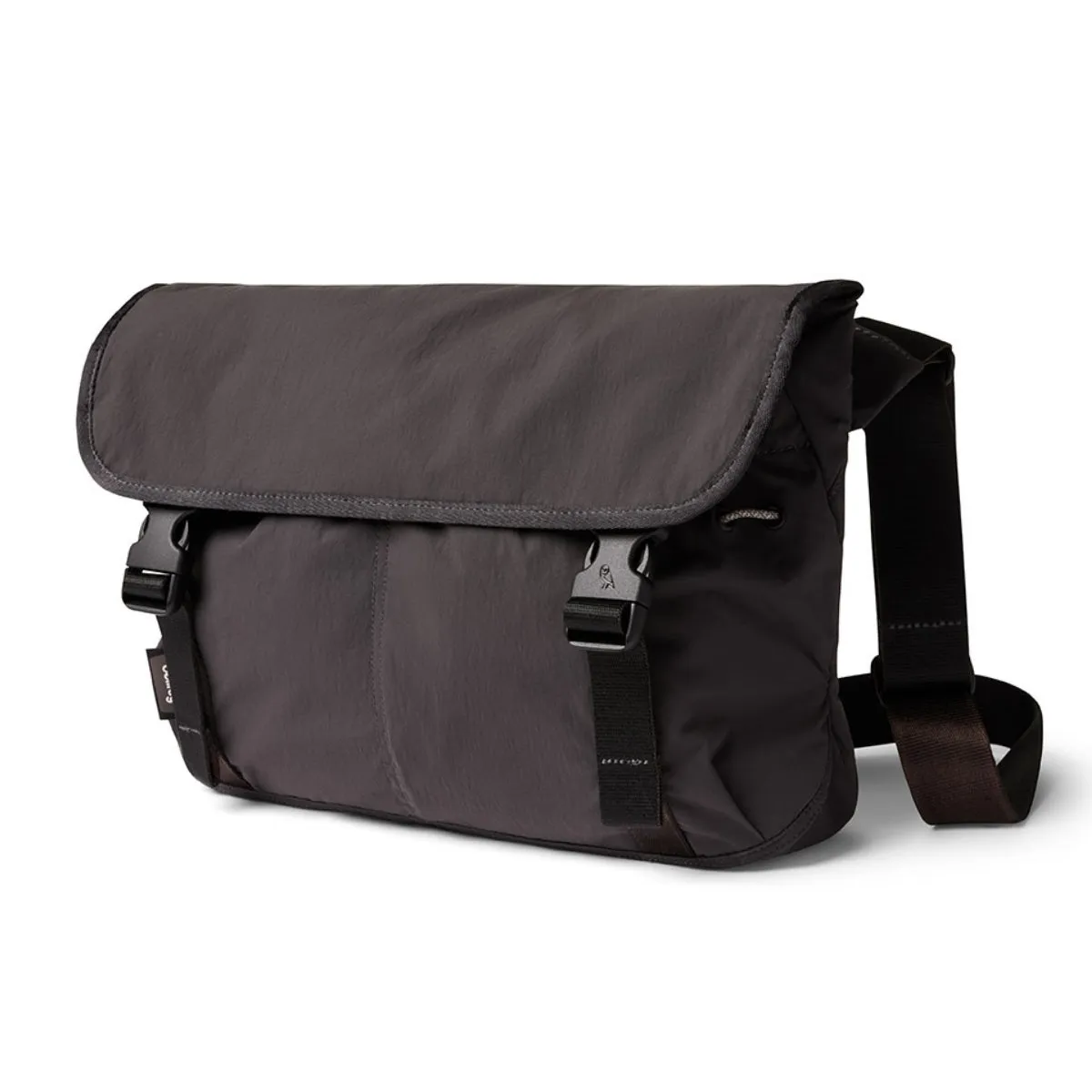 Bellroy Cinch Messenger in Charcoal